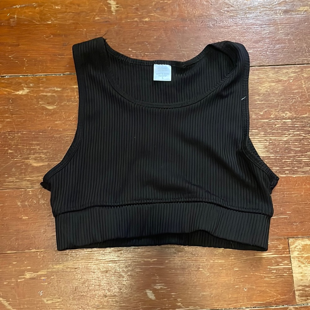 Black sports bra